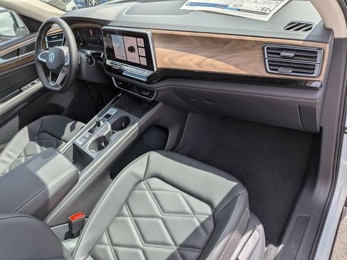 New 2026 Volkswagen Atlas SE FWD image 37