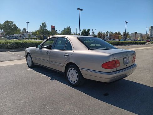 Used 1998 Mercedes-Benz E 320 Sedan image 5