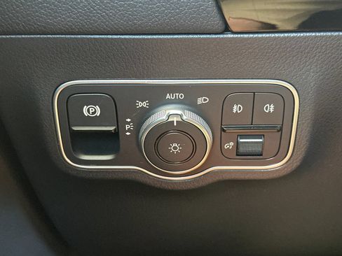 Certified 2025 Mercedes-Benz GLA 250 image 29