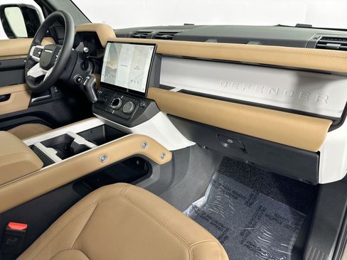 Used 2026 Land Rover Defender 110 S image 27