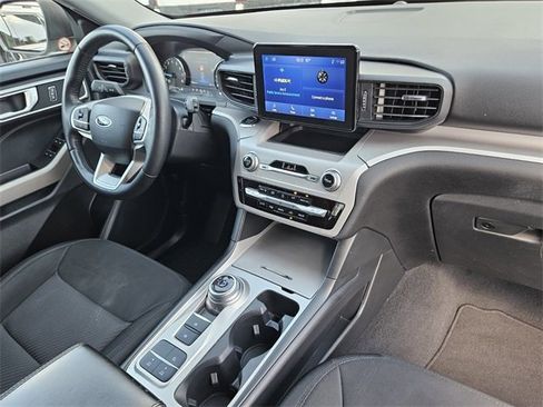 Used 2023 Ford Explorer XLT image 16