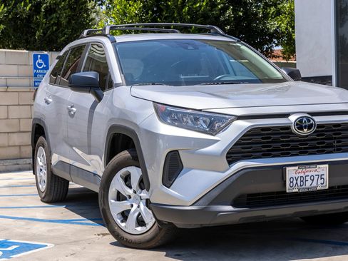 Used 2021 Toyota RAV4 LE w/ Carpet Mat Package (TMS) FWD image 3