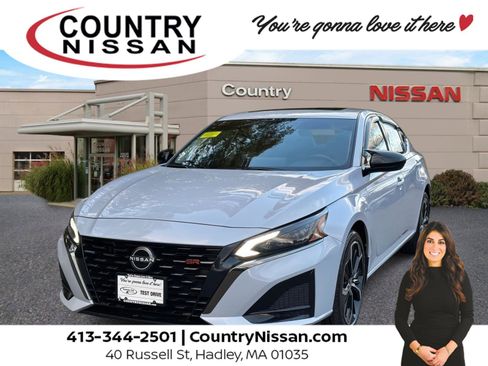 Used 2024 Nissan Altima 2.5 SR w/ SR Premium Package image 1