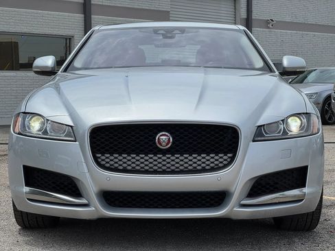 Used 2017 Jaguar XF Prestige RWD image 11