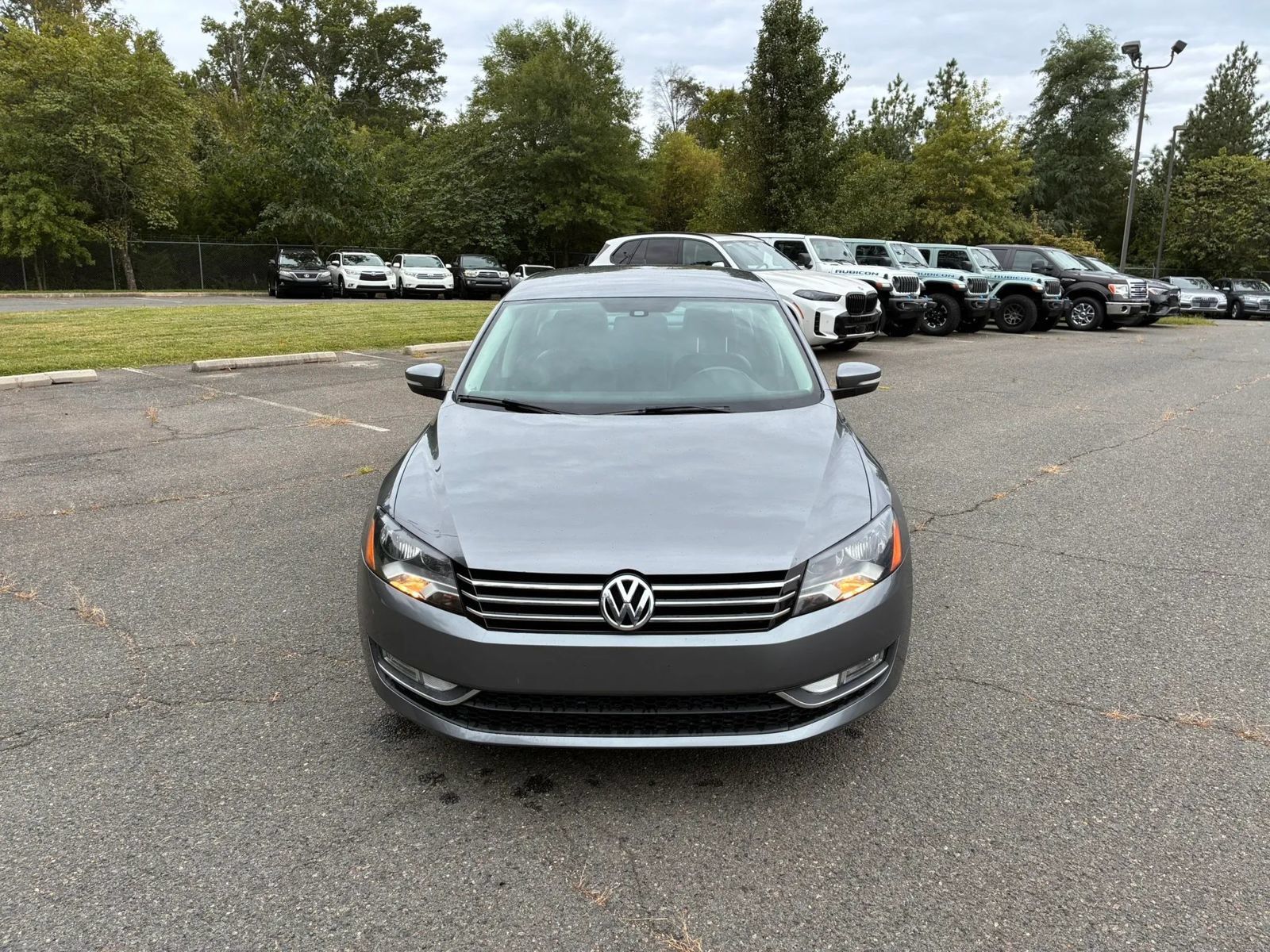 Used 2015 Volkswagen Passat 1.8T Limited Edition FWD image 12