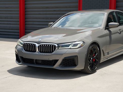 Used 2021 BMW 540i w/ M Sport Package RWD image 2