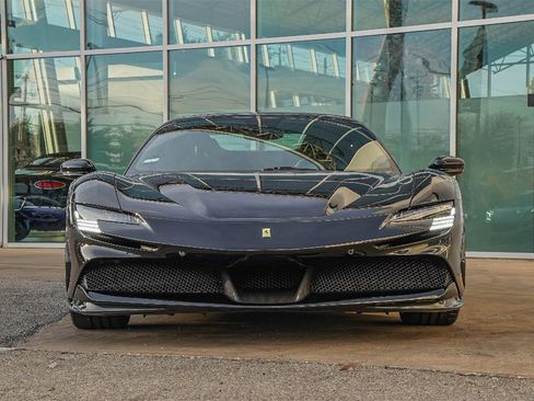 Used 2023 Ferrari SF90 Spider image 8