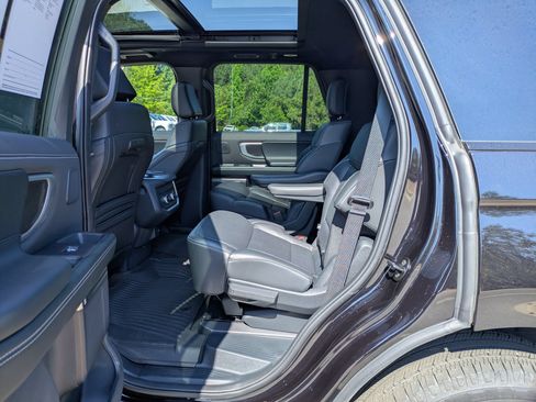 Certified 2025 Ford Expedition Platinum w/ Stealth Performance Package AWD/4WD image 29