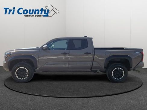 Certified 2026 Toyota Tacoma TRD Off-Road image 5