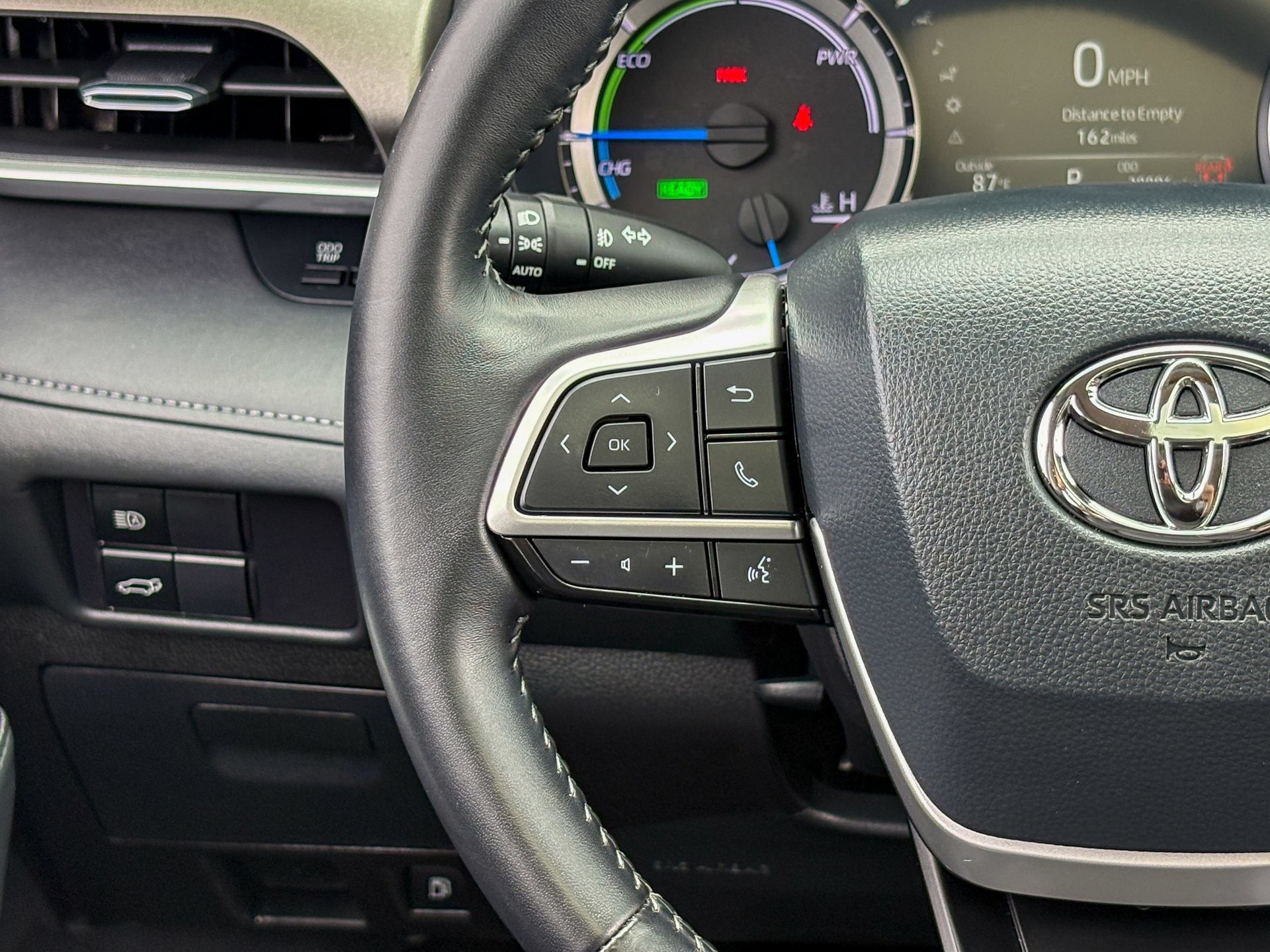 Used 2024 Toyota Highlander XLE AWD/4WD image 19