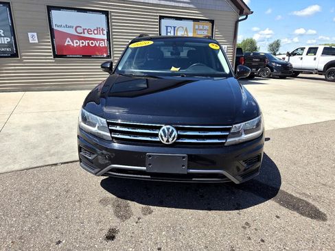 Used 2020 Volkswagen Tiguan S image 2