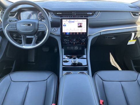 New 2025 Jeep Grand Cherokee L Limited AWD/4WD image 2