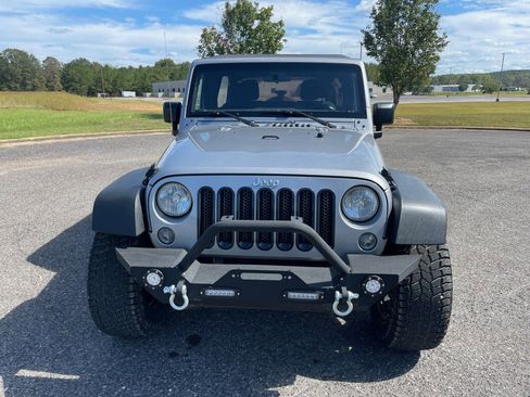 Used 2015 Jeep Wrangler Unlimited Sport w/ Connectivity Group image 8