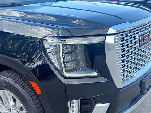 Used 2024 GMC Yukon XL Denali AWD/4WD image 34