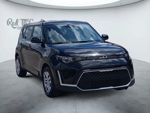 Used 2025 Kia Soul LX FWD image 7