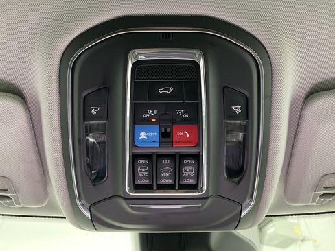 Used 2023 Jeep Grand Cherokee 4WD 4xe image 43