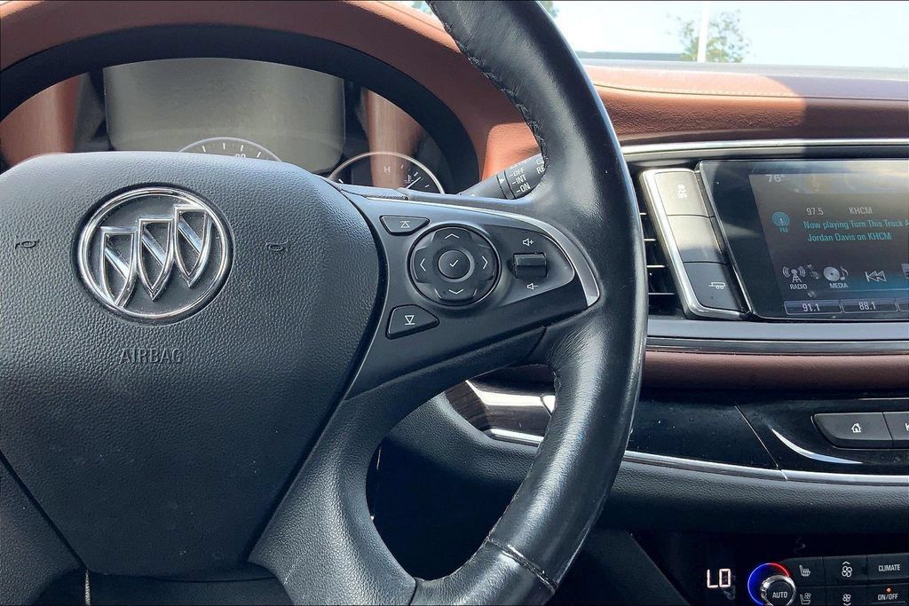 Used 2018 Buick Enclave Avenir w/ Avenir Technology Package FWD image 16