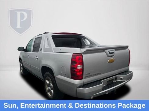 Used 2013 Chevrolet Avalanche LTZ image 9