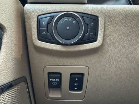 Used 2020 Ford F150 Lariat w/ Equipment Group 501A Mid image 16