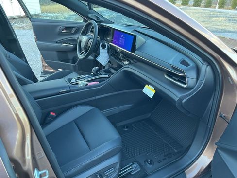 New 2026 Toyota Crown Platinum image 16