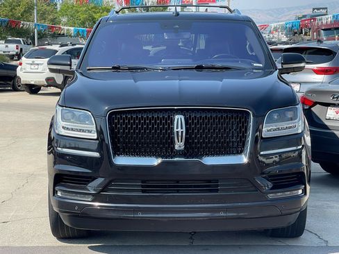 Used 2021 Lincoln Navigator L Reserve AWD/4WD image 2