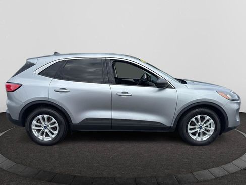 Used 2022 Ford Escape SE FWD image 3