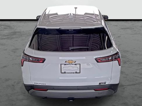 New 2027 Chevrolet Equinox LT w/ Convenience Package II FWD image 3
