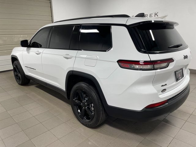 Used 2023 Jeep Grand Cherokee L Laredo AWD/4WD image 4