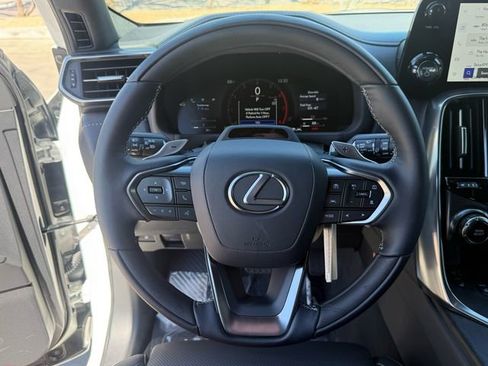 New 2026 Lexus LX 700h Luxury image 15