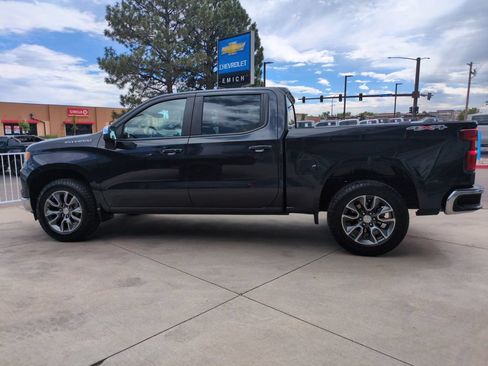 Used 2024 Chevrolet Silverado 1500 LT AWD/4WD image 2
