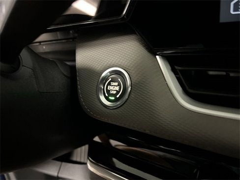 New 2026 Chevrolet Equinox LT w/ Convenience Package II image 17