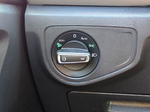 Used 2021 Volkswagen Atlas SE image 49