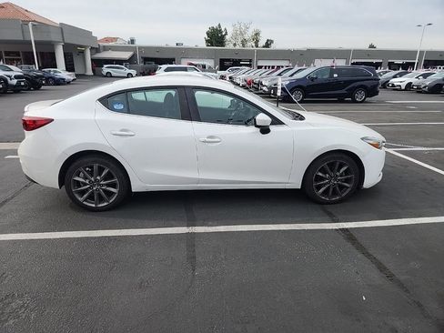 Used 2018 MAZDA MAZDA3 Touring image 6