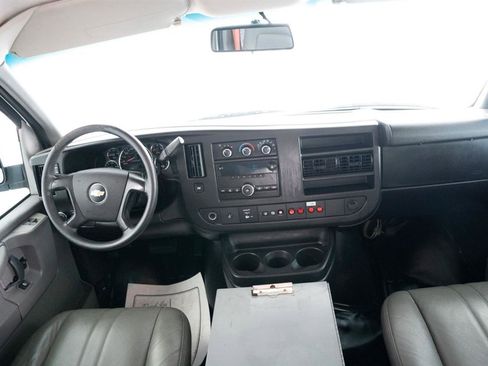 Used 2014 Chevrolet Express 2500 w/ Cold Climate Package image 20