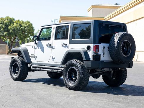 Used 2015 Jeep Wrangler Unlimited Sport w/ Connectivity Group image 5