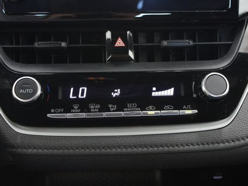 Used 2025 Toyota Corolla SE FWD image 18