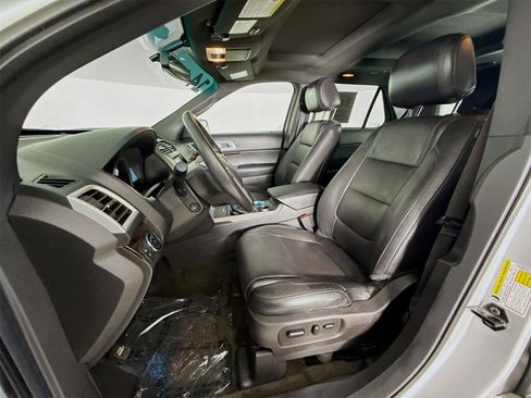 Used 2014 Ford Explorer Limited image 19