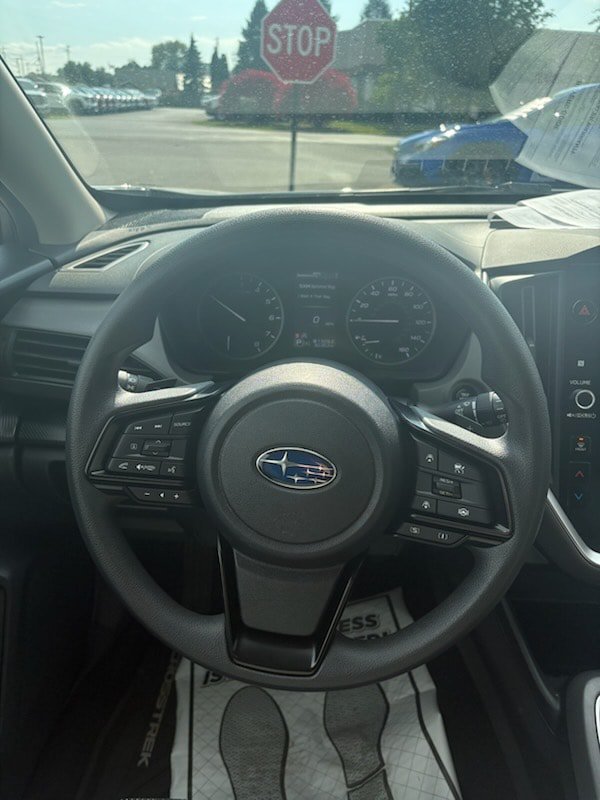 Used 2024 Subaru Crosstrek 2.0i Premium AWD/4WD image 10