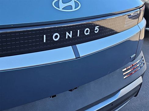 Used 2025 Hyundai Ioniq 5 SEL image 11