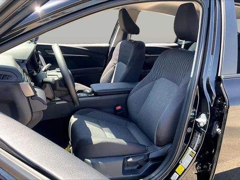 Used 2026 Toyota Camry LE FWD image 8