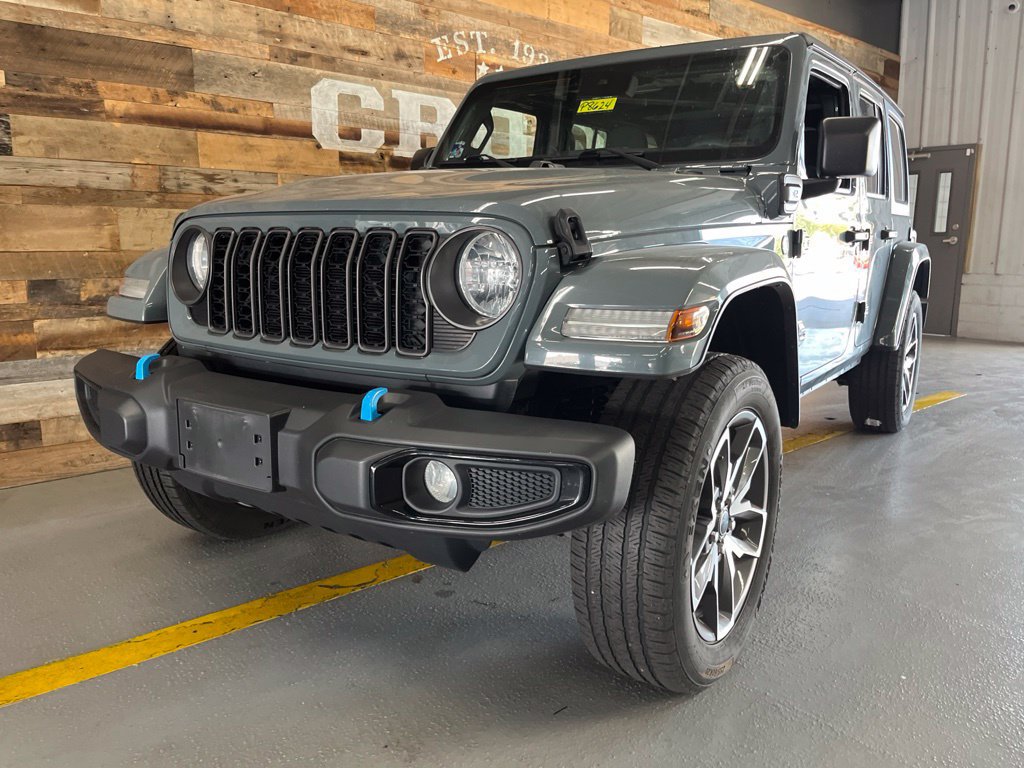 Used 2024 Jeep Wrangler Unlimited w/ Convenience Group AWD/4WD image 7