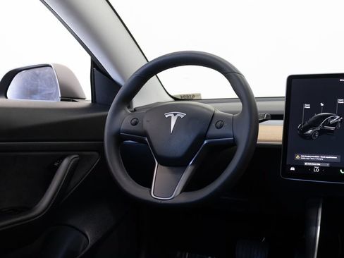 Used 2020 Tesla Model 3 Standard Range Plus RWD image 25