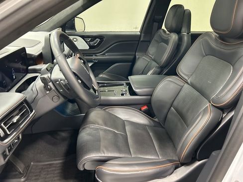 Certified 2025 Lincoln Aviator Black Label w/ Black Label Special Edition image 10