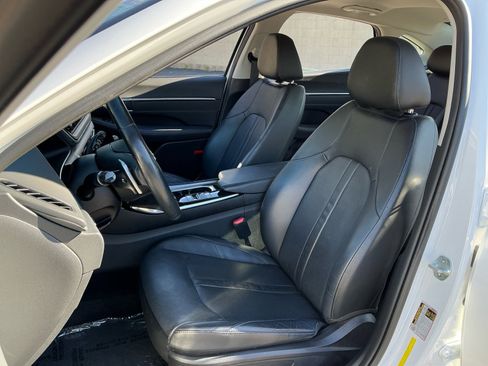 Used 2020 Hyundai Sonata Limited w/ Preferred Accessory Package image 18