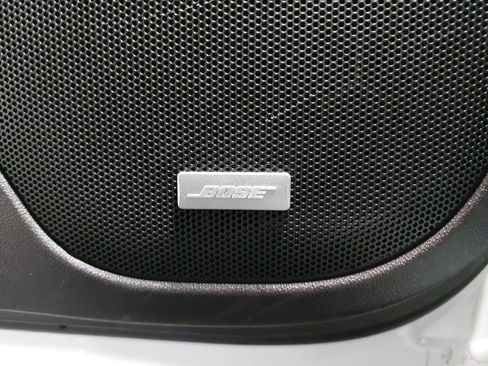 Used 2023 GMC Acadia SLT w/ Trailering Package image 31