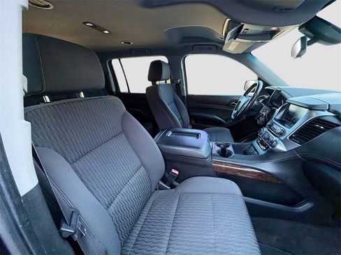 Used 2017 Chevrolet Suburban LS image 24