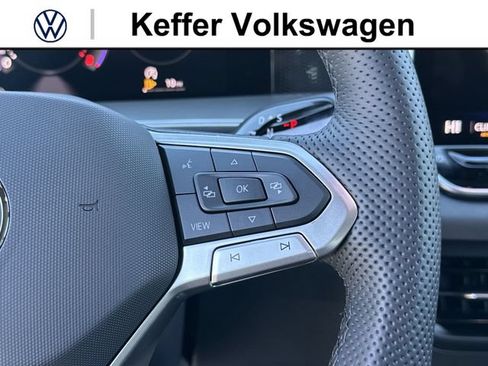 New 2026 Volkswagen Tiguan SE R-Line FWD image 19