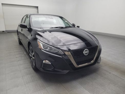 Used 2020 Nissan Altima 2.5 SR w/ Premium Package FWD image 13