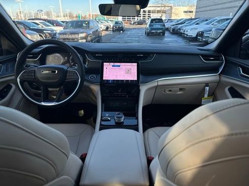 New 2025 Jeep Grand Cherokee L Limited image 27