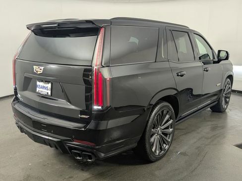 Used 2025 Cadillac Escalade V image 6